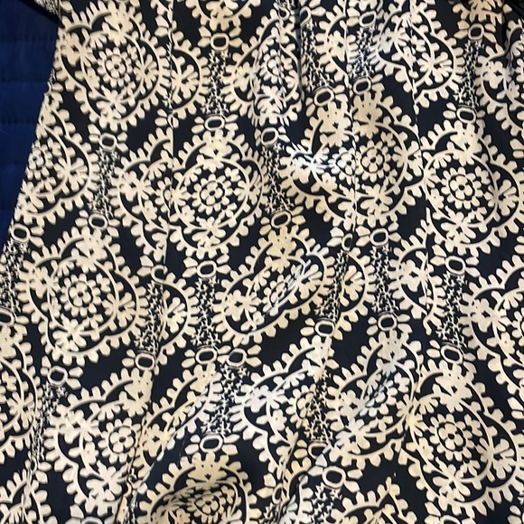 Loft navy white short sleeve blouse - Picture 5 of 6